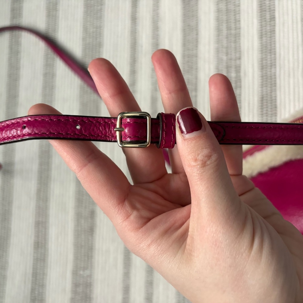 Coach Crossbody Pouch in Leather and Shearling Cranberry Natural - Picture 10 of 10